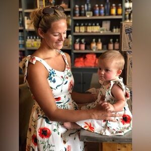 Mommy & Me white floral dress matching set, women’s size small infant 3-6 months